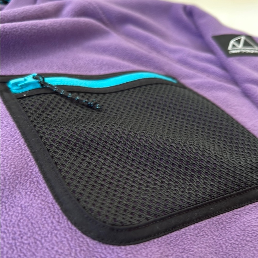New Balance Purple Sweatshirt with Black Pocket - Picture 4 of 4
